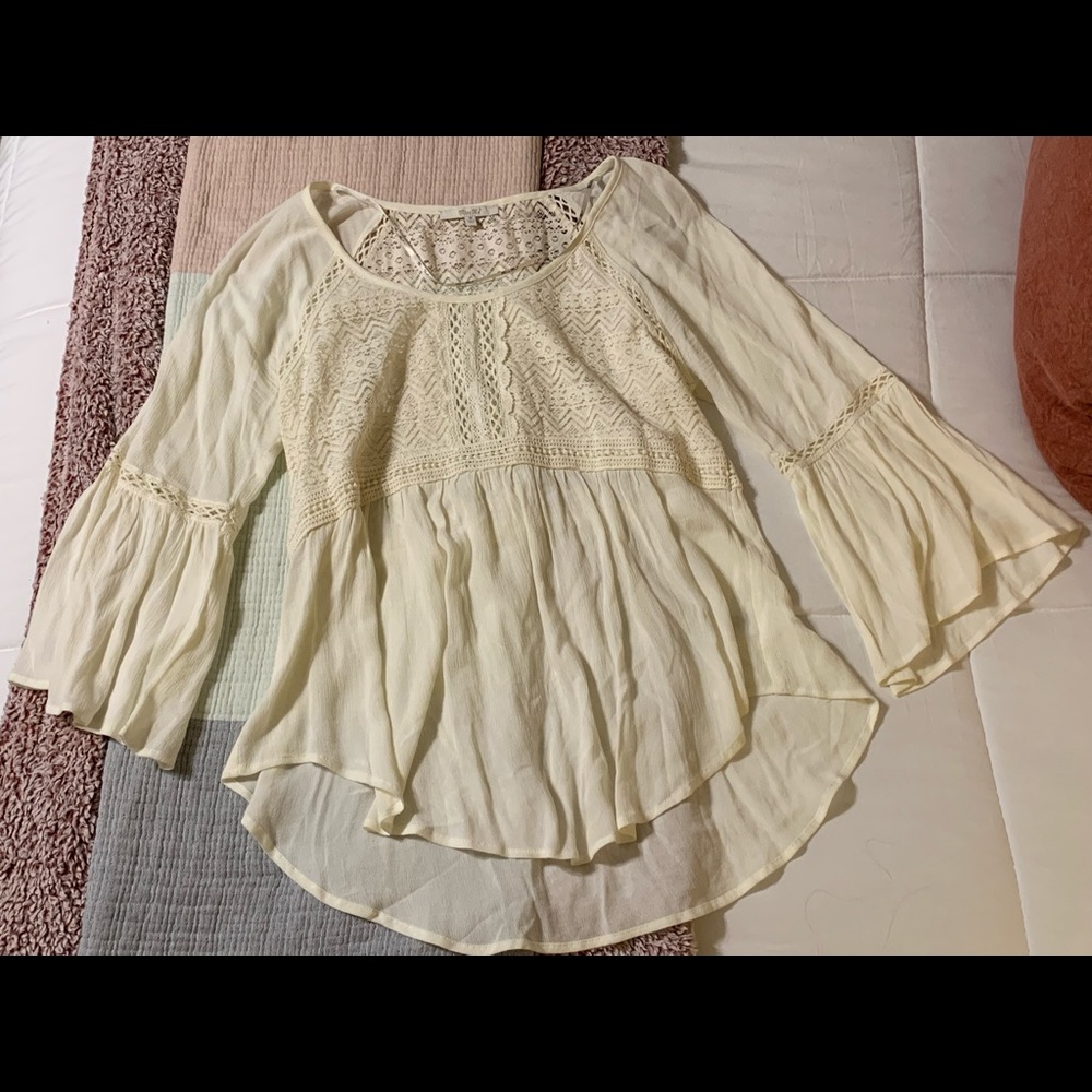 Cream flow top ~ Miss Me